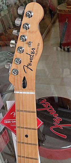 FENDER PLAYER PLUS TELECASTER