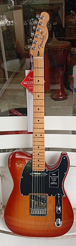 FENDER PLAYER PLUS TELECASTER